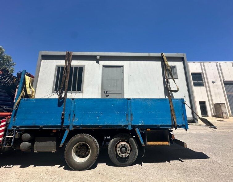 - BARAQUE DE CHANTIER